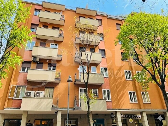 Appartamento quadrilocale in vendita in Via degli Orti, Bologna