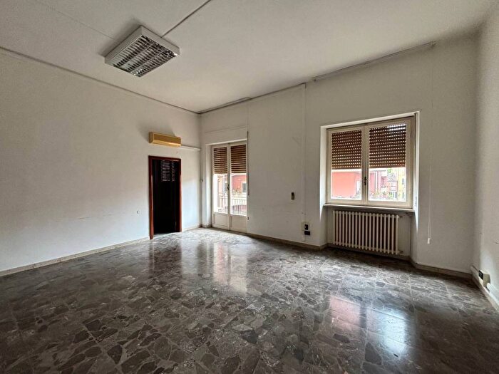 Appartamento con 6 locali in affitto in VICO DEL NARDO, Centro, Teramo