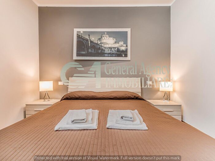 Appartamento con 5 locali in vendita in Via Pandosia, Roma