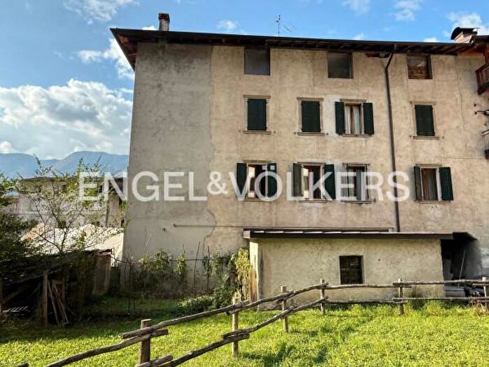 Casa con 6 locali in vendita in Via Giuseppe Garibaldi, Storo