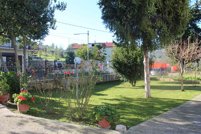 Appartamento quadrilocale in vendita in Contrada San Iorio, Lanciano