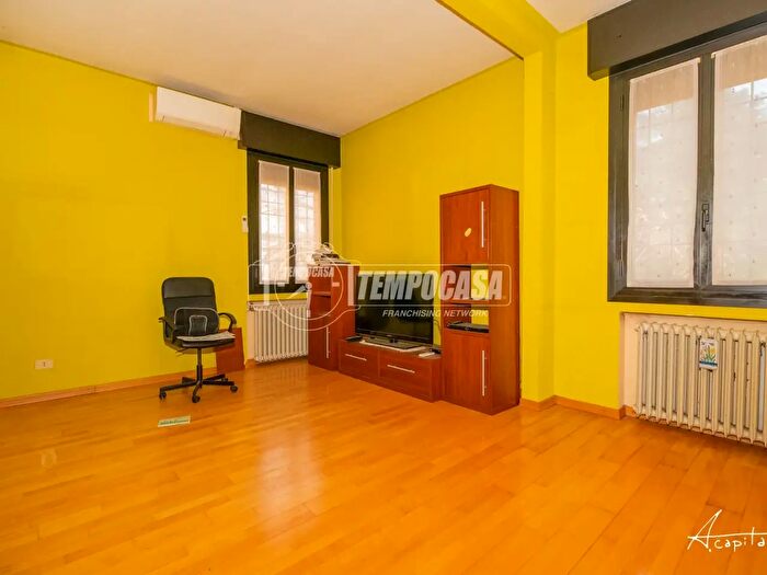 Casa quadrilocale in vendita in Via Stufler, Modena