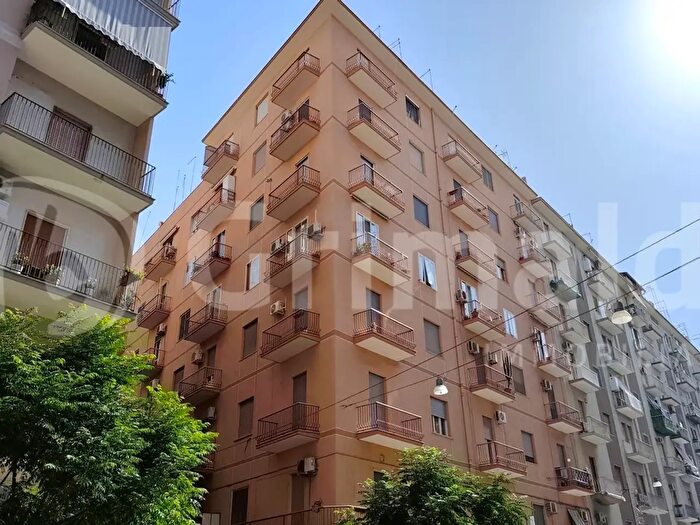 Appartamento trilocale in vendita in Via Fratelli Mellone, Taranto