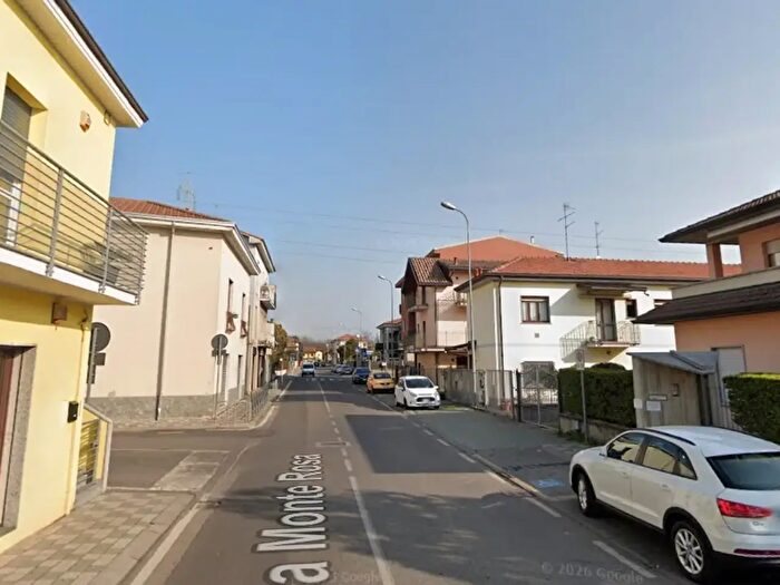 Appartamento trilocale in affitto in Via SantAgostino, Cesano Maderno