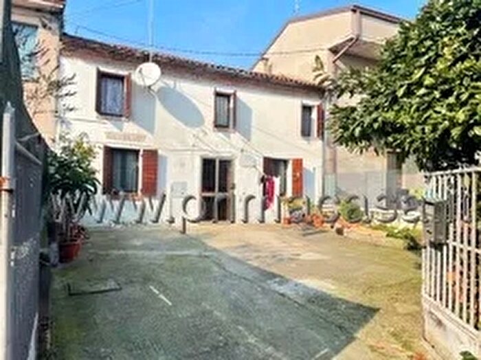 Casa con 7 locali in vendita in Via Giuseppe Garibaldi, Bovolone