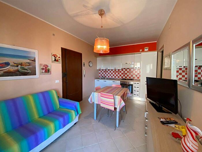 Appartamento quadrilocale in affitto in Via Lago di Lugano, Cassarello Senzuno Salciaina, Follonica