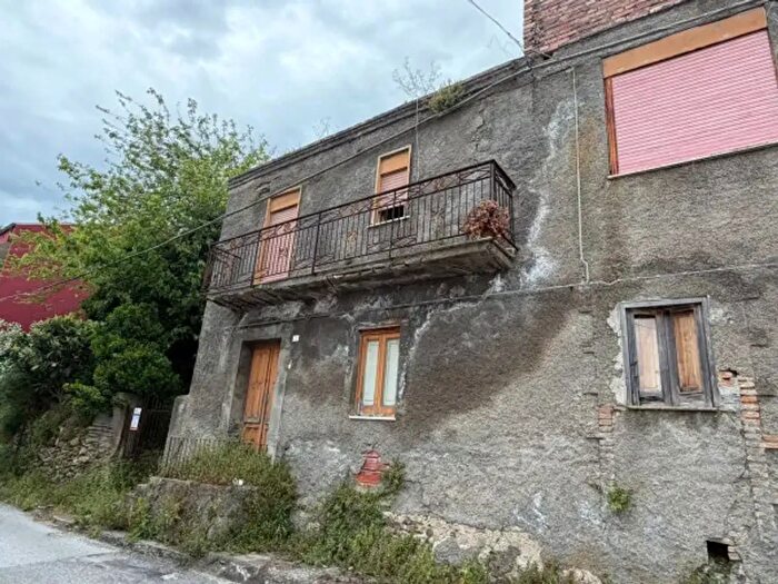 Casa con 6 locali in vendita in Via San Paolo Cannistrà, Barcellona Pozzo Di Gotto