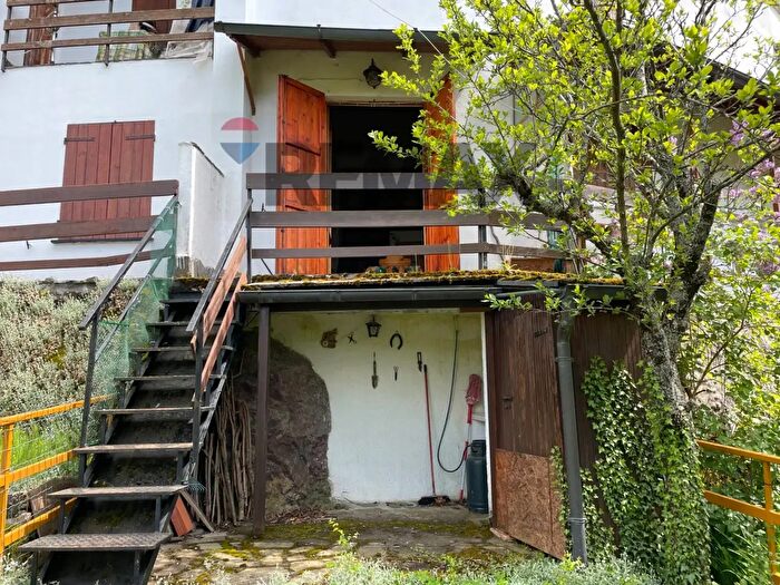 Appartamento trilocale in vendita in Villanoce, Rezzoaglio