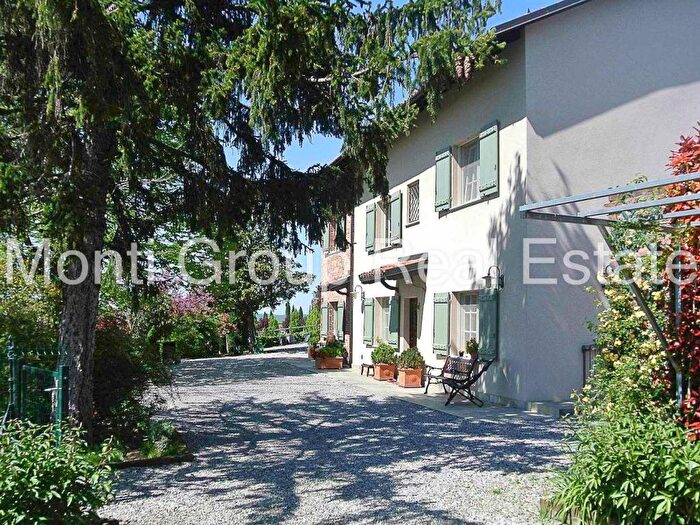 Casa con 6 locali in vendita in Mombaruzzo