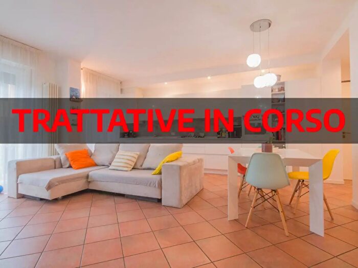 Appartamento trilocale in vendita in Via Fratelli Zuanetti, Villafranca Di Verona