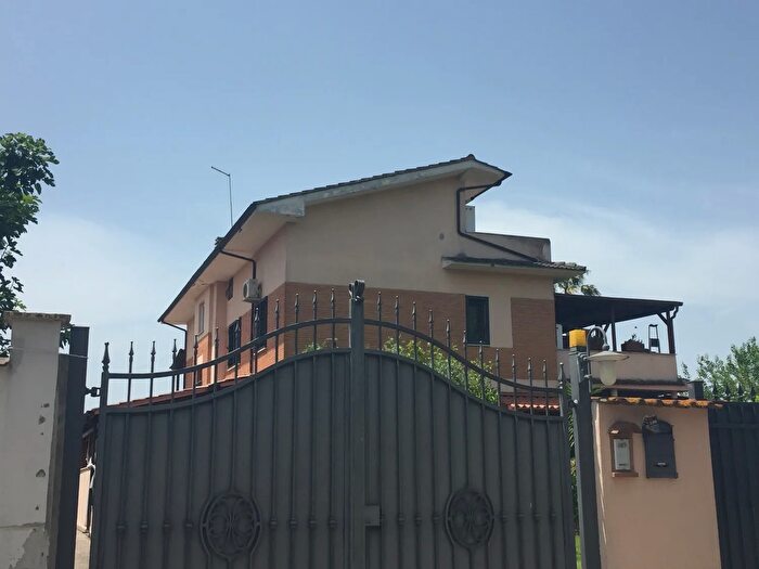 Appartamento quadrilocale in vendita in Via Giambattista Viotti, Roma