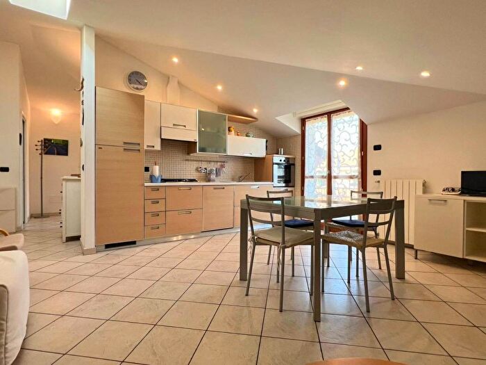 Appartamento trilocale in affitto in Viale della Rimembranza, Centro, Loano