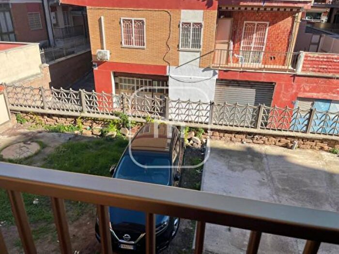 Appartamento trilocale in vendita in Viale Francia, Pomezia