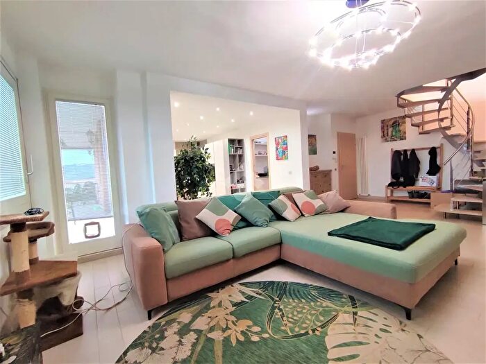 Case in Vendita e in Affitto - 3