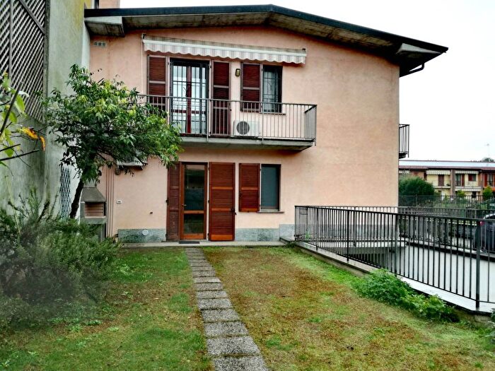 Appartamento bilocale in affitto in Via del Chiozzo, Chiozzo Sora, Pavia