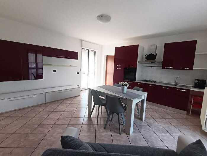 Appartamento trilocale in affitto in Via Francesco Baracca, Santissimi Apostoli, Busto Arsizio