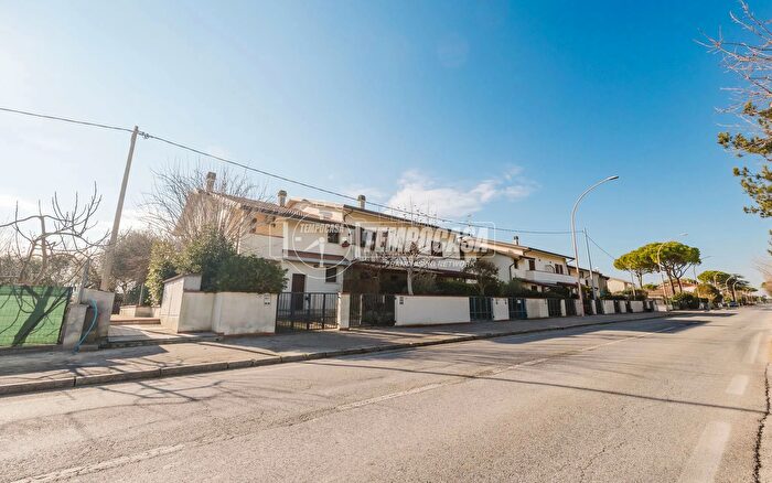 Appartamento trilocale in vendita in Via Salara Statale B, Cervia