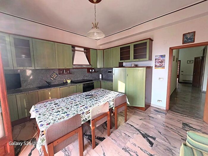 Appartamento quadrilocale in vendita in Via Fratelli Rosselli, Melito Di Porto Salvo