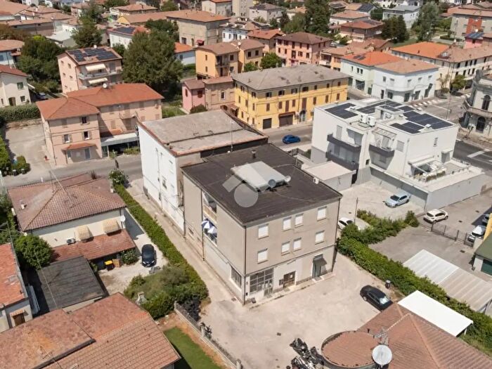 Appartamento quadrilocale in vendita in Via di Renazzo, Cento