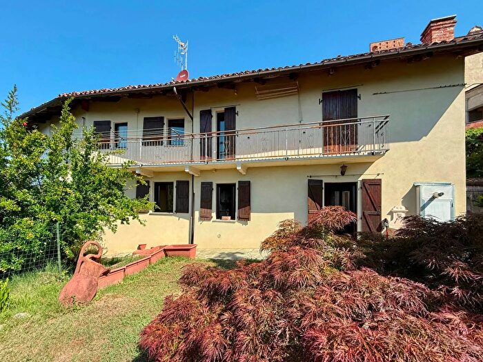 Casa con 6 locali in vendita in Via Camillo Benso di Cavour Pocapaglia, Pocapaglia