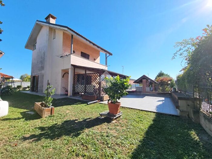 Case in Vendita e in Affitto - 3