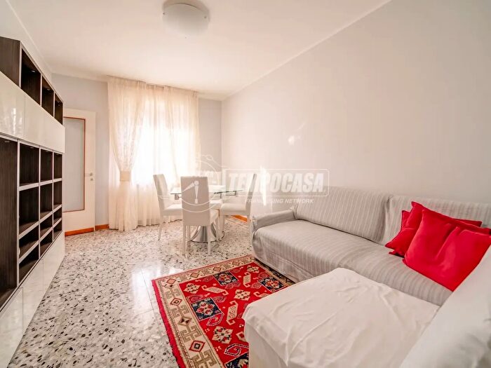 Appartamento trilocale in vendita in Via Isonzo, Samarate