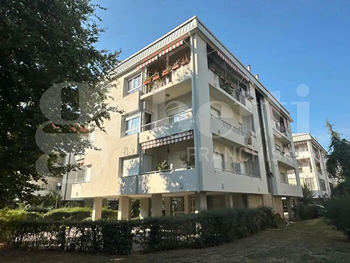 Appartamento con 5 locali in vendita in Via Servais E, Torino