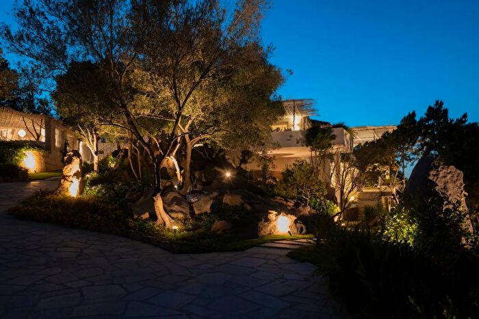 Casa con 11 locali in affitto in Via Aldia Manna Olbia, Olbia