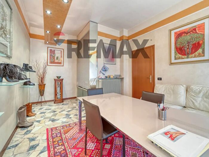 Appartamento con 5 locali in vendita in Via Barbariga Paluello, Stra