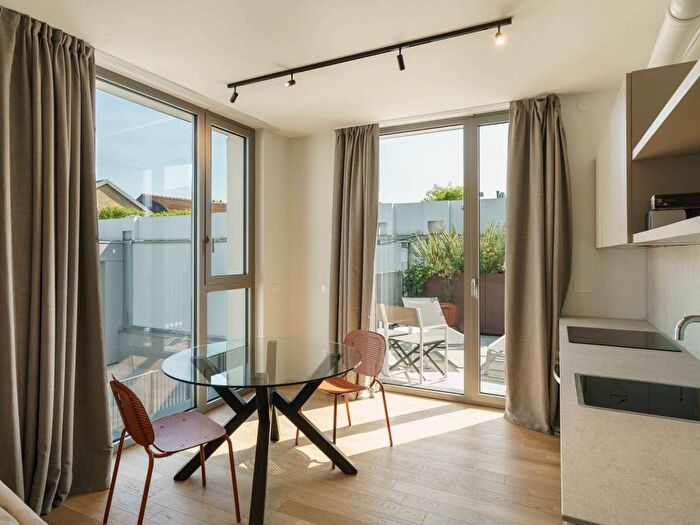 Appartamento monolocale in affitto in Via Giacomo Watt, Barona, Milano