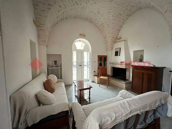 Casa con 5 locali in vendita in Piazza Sacro Cuore Snc, Cisternino