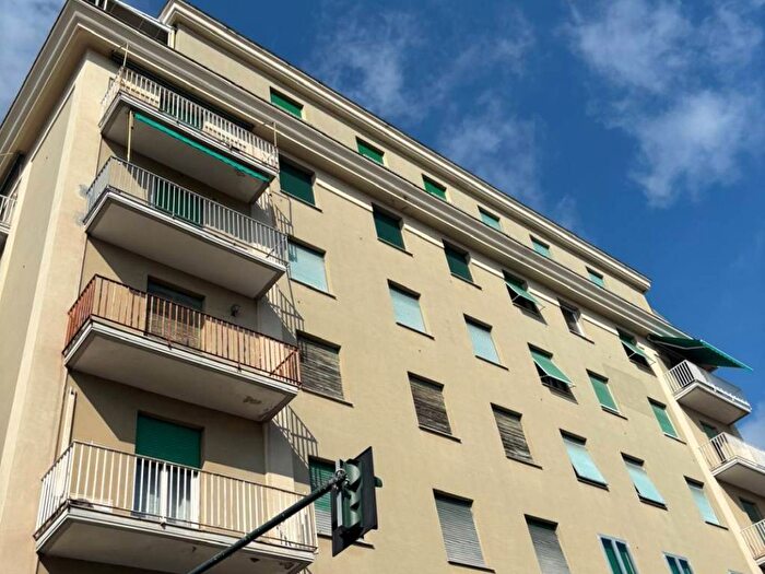 Appartamento con 5 locali in vendita in Corso Europa, Quarto, Genova