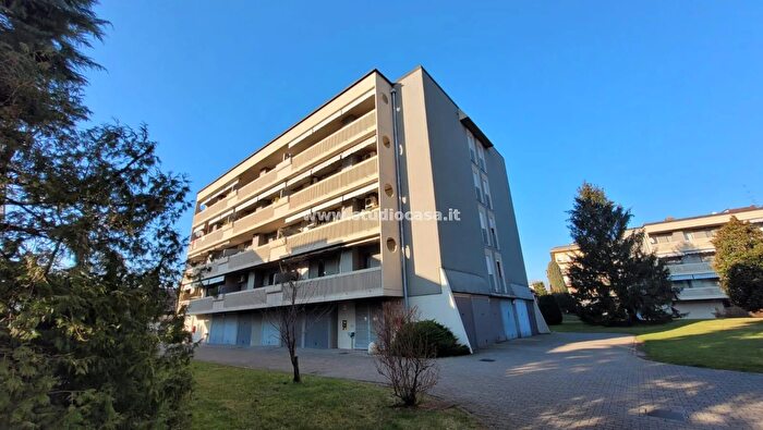 Case in Vendita e in Affitto - 2