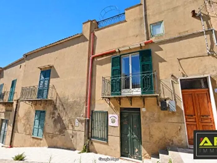 Casa con 6 locali in vendita in Via Guglielmo Marconi, Canicatti'