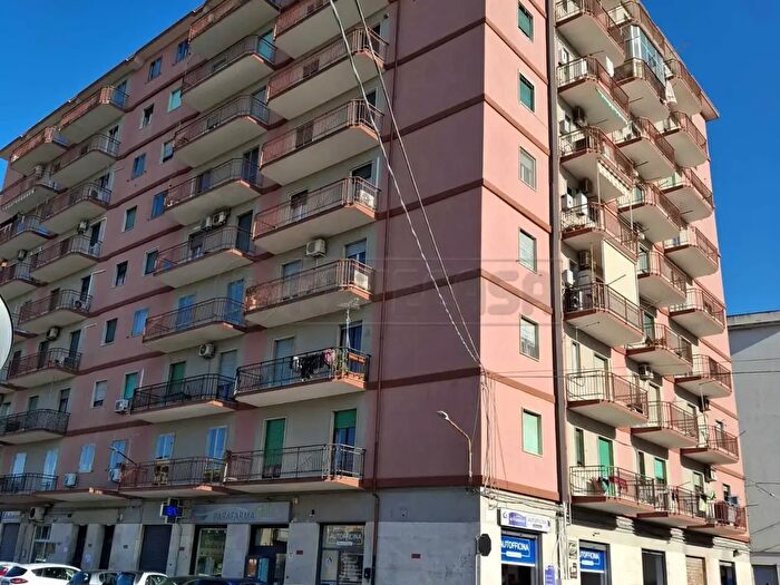 Appartamento con 6 locali in vendita in Via SantOrsola, Siracusa