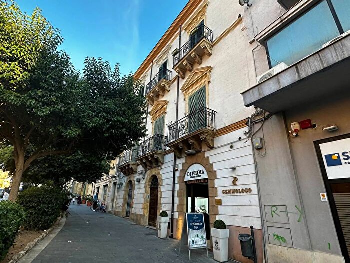 Appartamento con 6 locali in vendita in Corso Vittorio Emanuele Caltanissetta, Caltanissetta