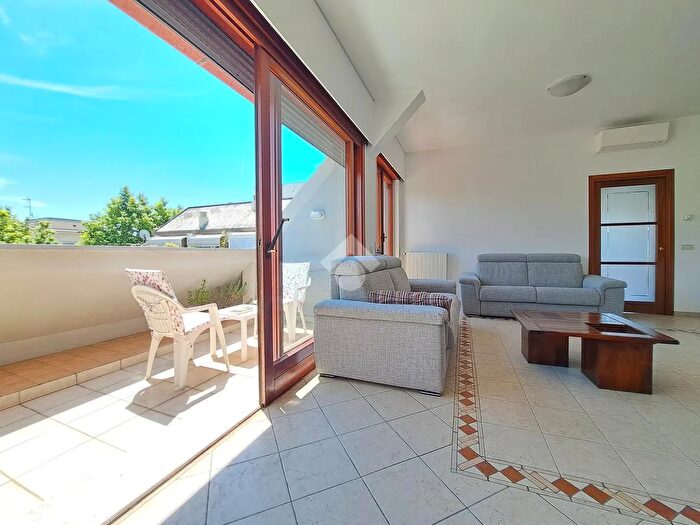 Appartamento quadrilocale in vendita in Corso Duca di Genova, Roma