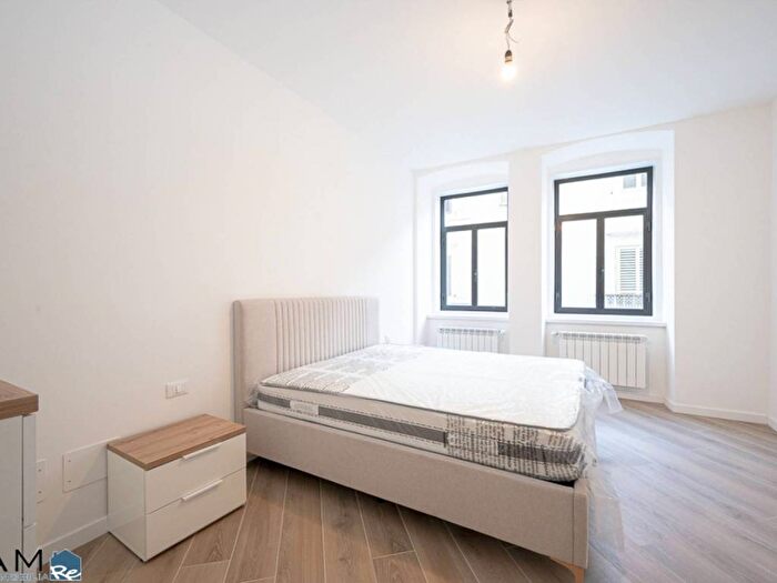 Appartamento trilocale in affitto in VIA DEL BOSCO, San Giacomo, Trieste