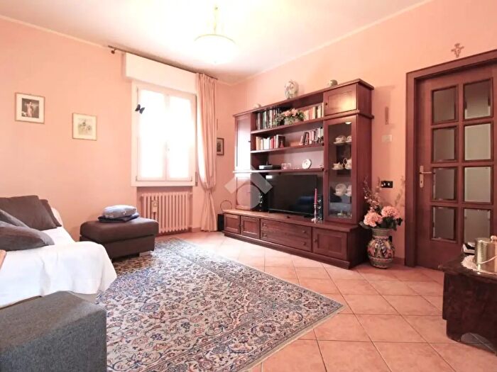 Appartamento trilocale in vendita in Viale Fratelli Cairoli, Sassuolo