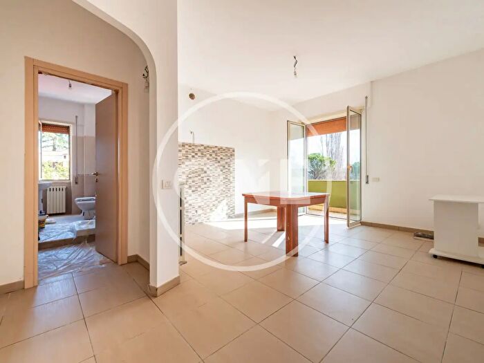 Appartamento trilocale in vendita in Via Domenico Cavalca, Roma