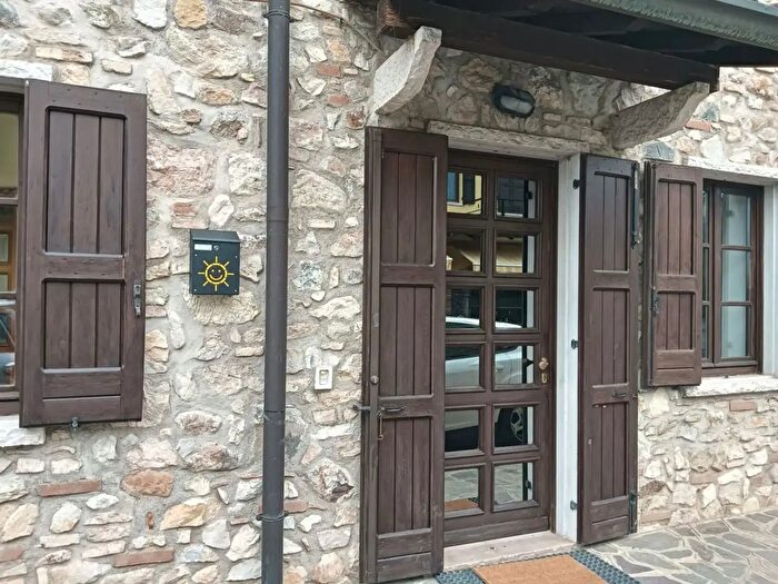 Appartamento trilocale in affitto in Via Chiodi, Sirmione