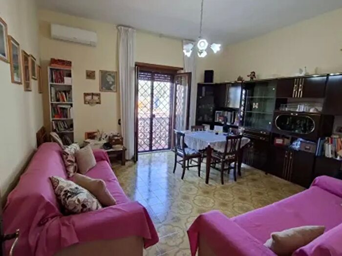 Appartamento trilocale in vendita in Via Elia Lombardini, Roma