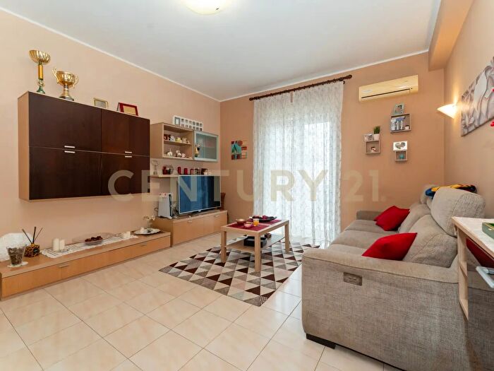 Appartamento trilocale in vendita in Via Riccardo Zandonai, Catania