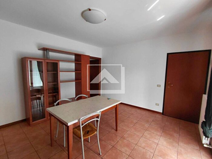 Appartamento bilocale in affitto in Via degli Umiliati, Ponte Lambro, Milano