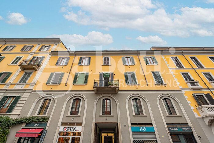 Appartamento trilocale in vendita in Via Sottocorno a, Milano