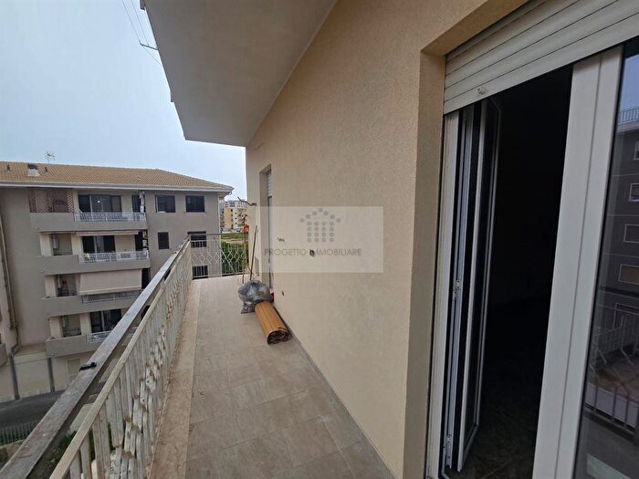 Appartamento con 5 locali in vendita in Via Filippo Juvara, Siracusa