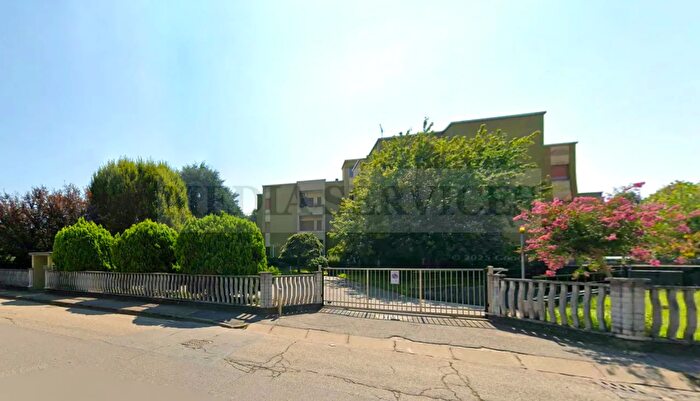 Appartamento trilocale in vendita in Via Gravellona N°, Vigevano