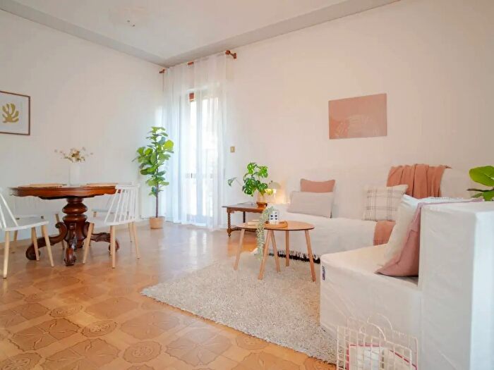Casa con 5 locali in vendita in Carrara
