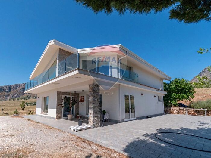 Casa con 8 locali in vendita in Contrada Casalotto, Piana Degli Albanesi