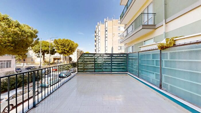 Appartamento quadrilocale in vendita in Viale Aldo Moro, Brindisi